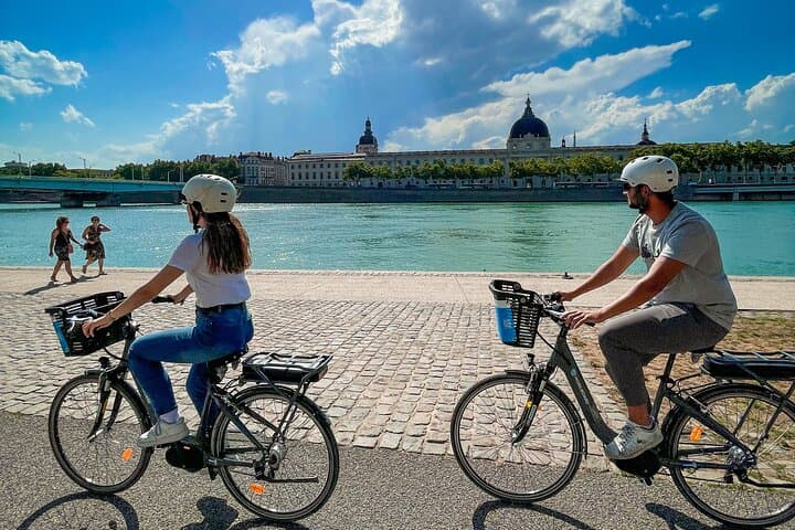 Grand eBike Tour of Lyon: 3-Hour Panoramic City Ride