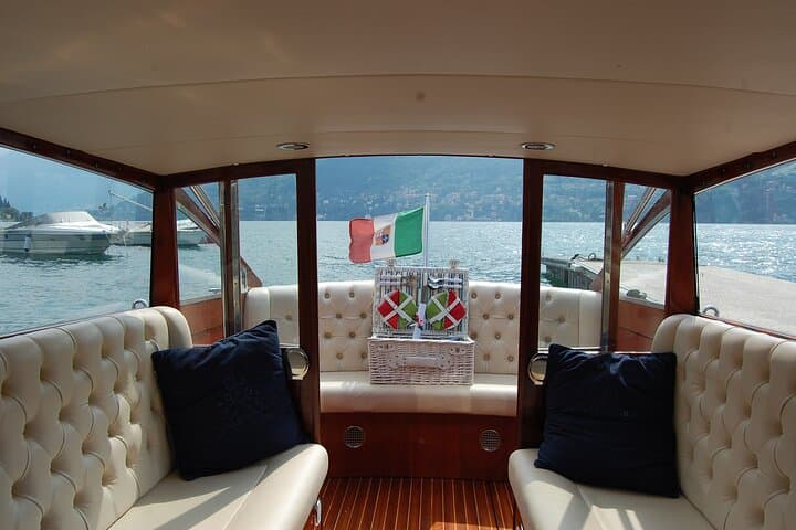 Private Mini-Cruise and Onboard Picnic on Lake Como from Milan