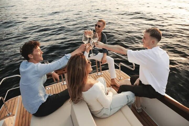 Private Mini-Cruise and Onboard Picnic on Lake Como from Milan photo 6
