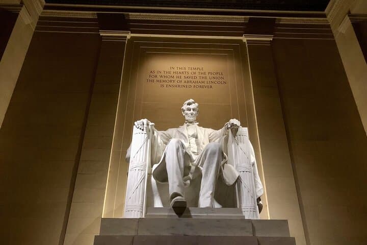 Washington DC Night Monument Tour: Semi-Private Evening Lights Experience photo 2