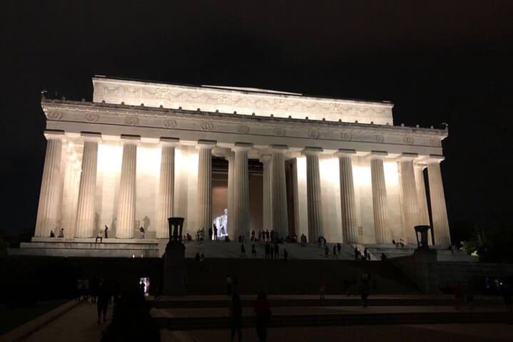 Washington DC Night Monument Tour: Semi-Private Evening Lights Experience photo 6