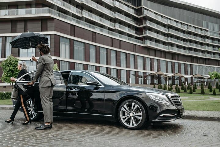 Private Chauffeur Service in Dubai and Abu Dhabi — Seamless City Transfers & Custom Tours photo 3