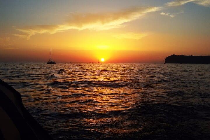 Private Santorini Sunset Sailing Volcano Tour with Dinner & Hot Springs