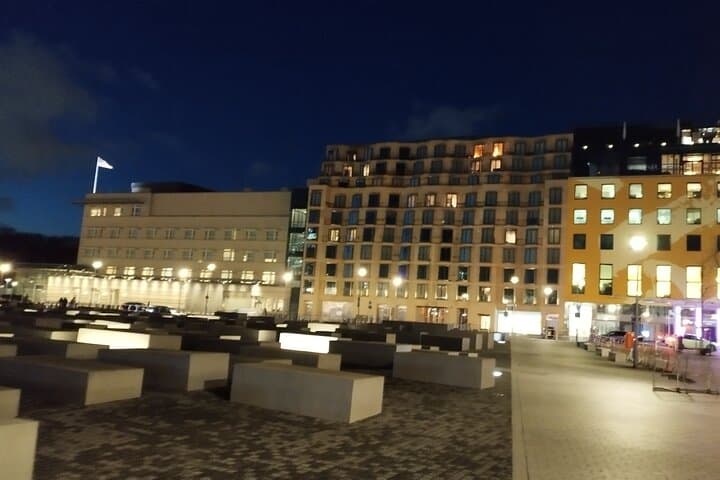 Electric Rickshaw Tour of Berlin: Government Quarter, Tiergarten & Spree River (3 hr) photo 6