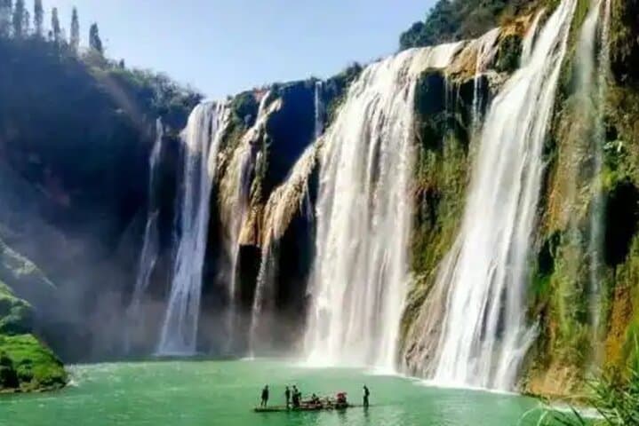 Luoping Jiulong Waterfalls, Rapeseed Blooms & Duoyi River — A Day in Yunnan's Golden Fields photo 5