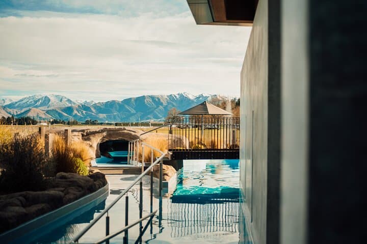 Jet Boat Thrill and Opuke Hot Pools Day Tour from Christchurch
