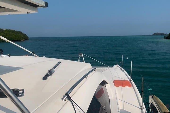 Overnight Catamaran Snorkel & Scuba Adventure in the Rosario Islands photo 2