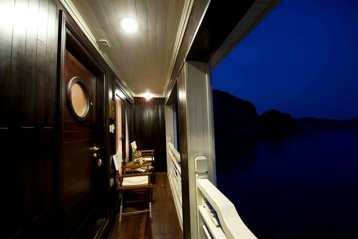 Private 3-Day Halong Bay Explorer — Kayak, Caves & Ba Ham Lakes photo 3