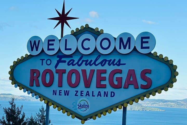 Private 3-Day Driver From Auckland: Rotorua, Waitomo & Hobbiton Road Trip photo 3