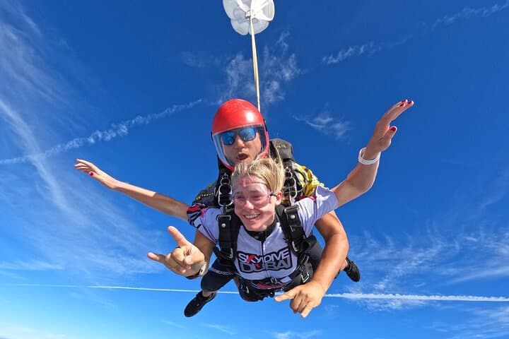 13,000-Foot Tandem Skydive Over Palm Jumeirah — Ultimate Guide photo 5
