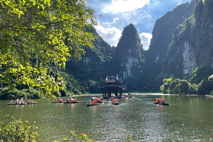 Ninh Binh Day Trip from Hanoi: Mua Peak, Trang An Boat & Hoa Lu photo 2
