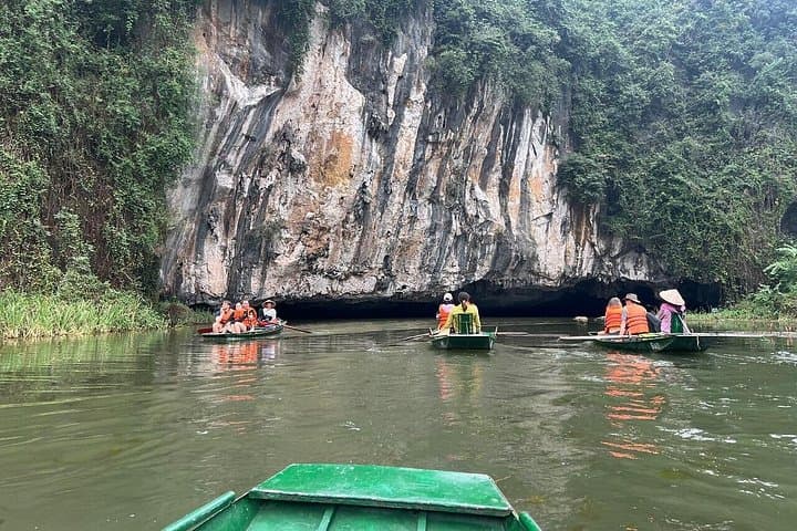 Mua Cave, Tam Coc & Hoa Lu — Full-Day Ninh Binh Limousine Trip from Hanoi photo 4