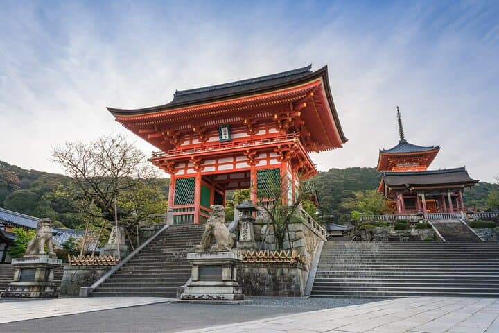 Kyoto Top 4 Sights in 6-Hour Private Walking Tour — Fushimi Inari, Kiyomizu-dera, Kinkaku-ji & Arashiyama