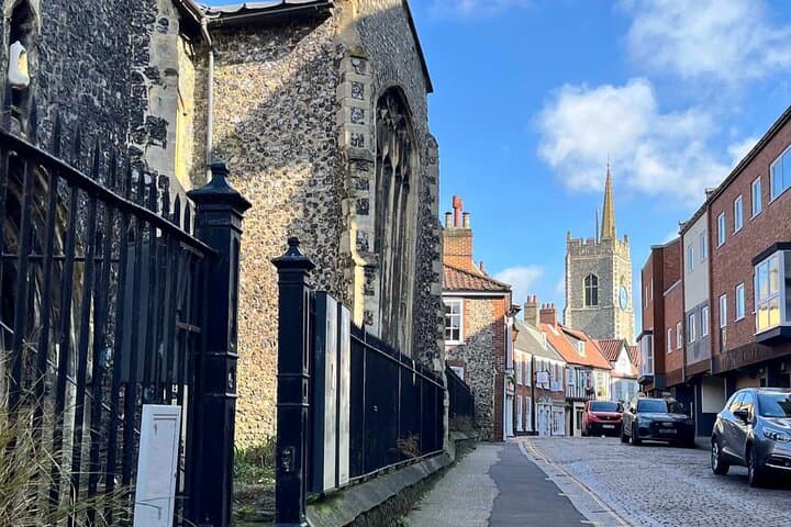 Strolling Norwich’s Medieval Heart: Self-Guided Cathedral-to-Cow-Tower Walking Tour photo 6