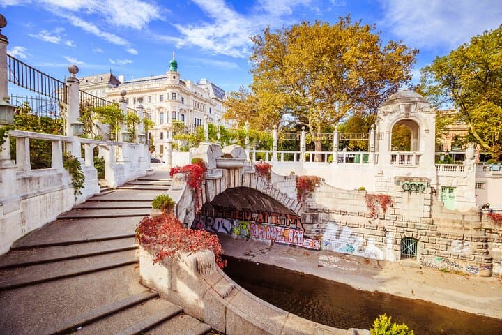 Kid-Friendly Vienna Highlights & St. Stephen's Cathedral Tour photo 5