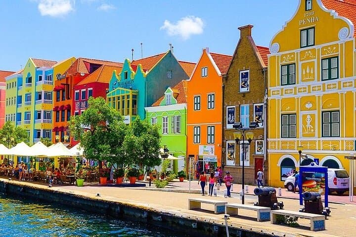 Curaçao Morning Walk: Blue Liquor, Aloe Secrets & Handcrafted Espadrilles photo 2