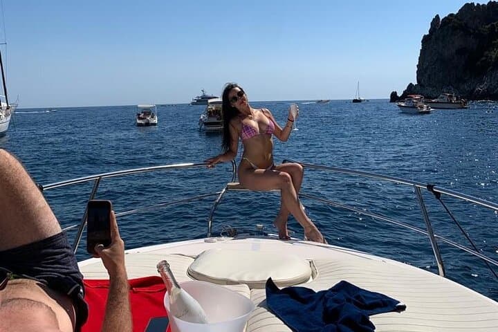 Capri Blue Grotto & Faraglioni All-Inclusive Small-Group Boat Tour photo 6
