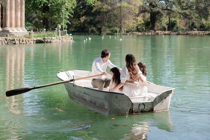 Row the Villa Borghese Lake: Roman Rowing Boat Tour and Lakeside Aperitif photo 1
