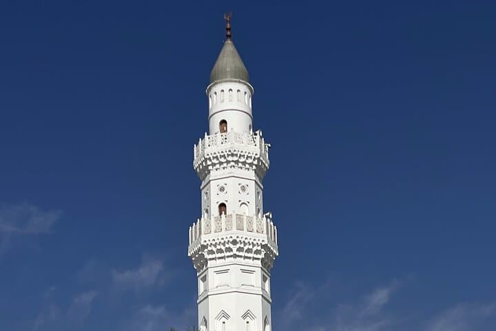 4-Hour Historical Tour of Madinah Landmarks — Quba, Qiblatain & Mount Uhud photo 2