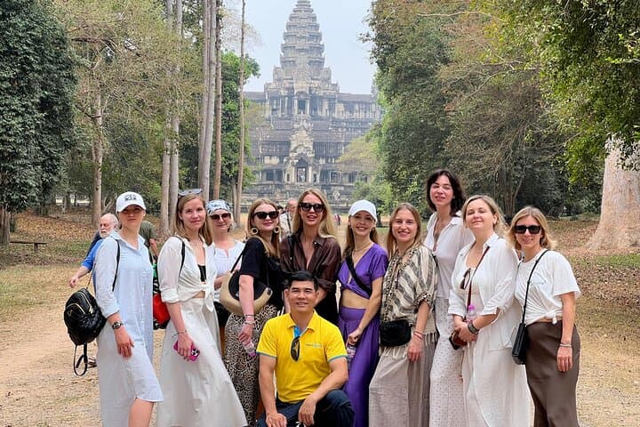 Classic Angkor Wat Sunset Private Guide Tour — Full-Day Angkor Temple Experience photo 2