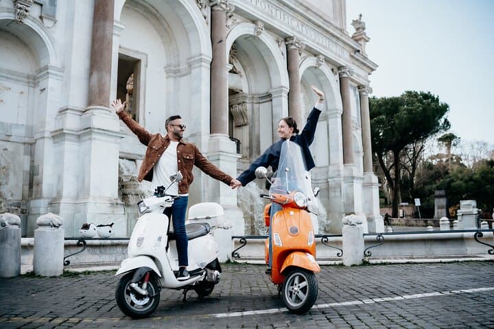 Rome Vespa Tour with Professional Photoshoot — Small-Group Scooter Experience photo 4