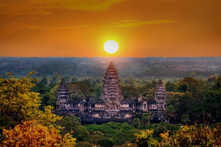 Full-Day Angkor Wat Sunrise Tour from Siem Reap — Private Guided Temple Circuit photo 4