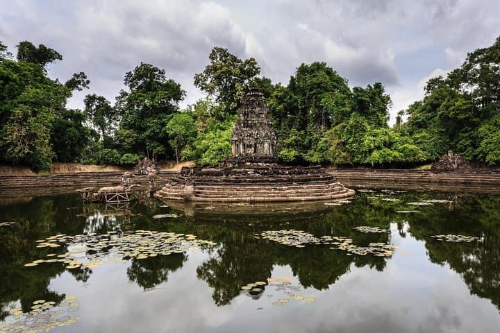 Banteay Srei & 4-Temple Full-Day Small-Group Tour from Siem Reap photo 3