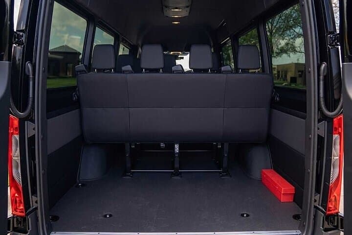 Honolulu Private Executive Minibus — 4-Hour Chauffeured City Experience photo 5