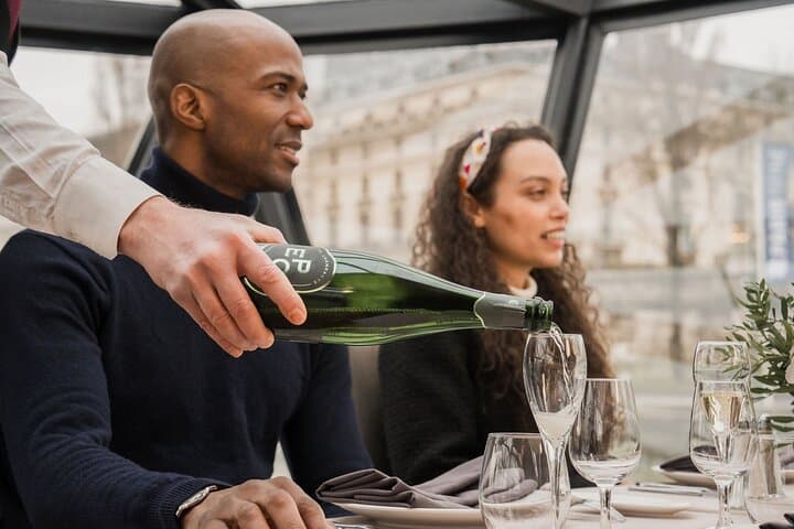 Seine River Lunch Cruise with Bateaux-Mouches in Paris photo 3