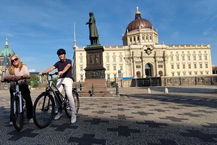 Berlin E-Bike Highlights: 3.5-Hour Small-Group Tour with Rickshaw and E-Scooters photo 3