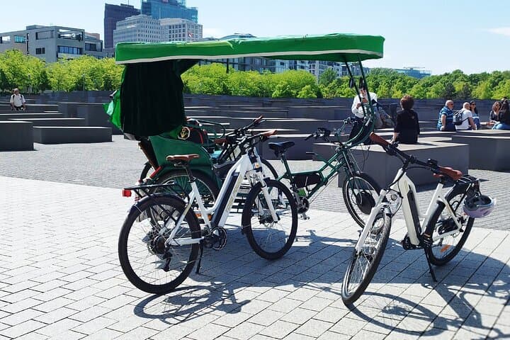 Berlin E-Bike Highlights: 3.5-Hour Small-Group Tour with Rickshaw and E-Scooters photo 2