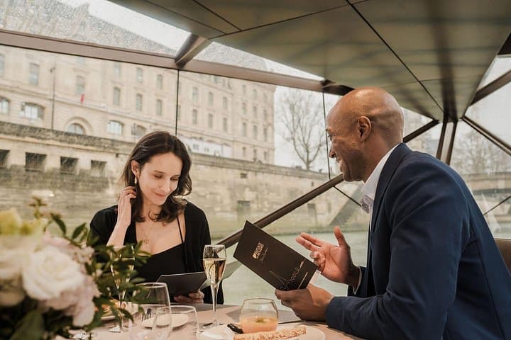 Seine Dinner Cruise in Paris: Romantic Valentine's Day on a Bateaux-Mouches photo 4
