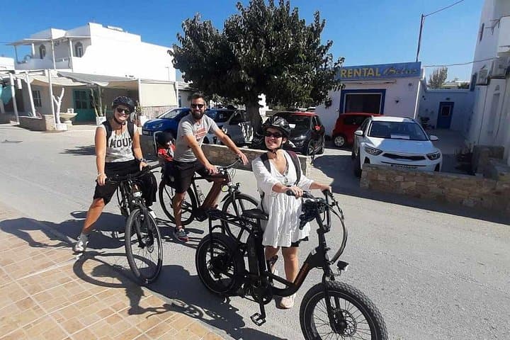 Private Bike Tour in Naxos — Coastlines, Cedar Forests & Golden Beaches photo 2