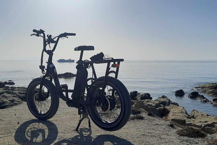 Private Bike Tour in Naxos — Coastlines, Cedar Forests & Golden Beaches photo 4