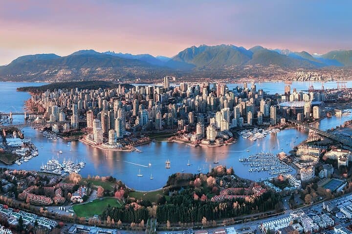 Post-Cruise Vancouver Private Car Tour: Stanley Park, Granville Island & Gastown in 3–4 Hours