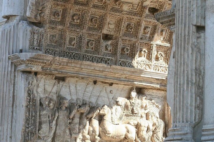 External Colosseum Walking Tour: Rome’s Iconic Facades and Arches photo 4