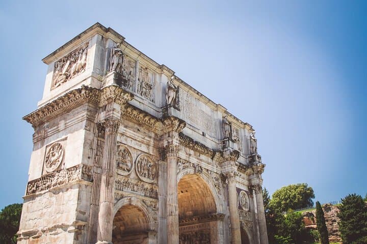 External Colosseum Walking Tour: Rome’s Iconic Facades and Arches photo 5