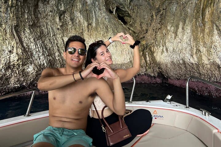 Sunset Proposal Boat Cruise in Sorrento — Private Romantic Charter photo 5