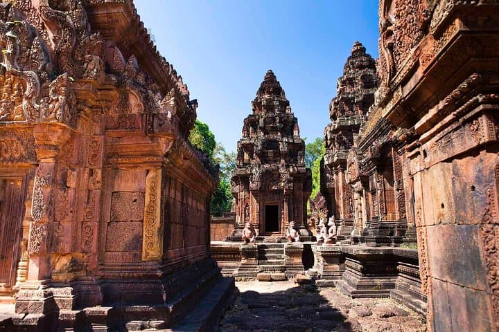 Angkor Wat Sunrise Small-Group Tour from Siem Reap — Temples, Ta Prohm & Bayon photo 4