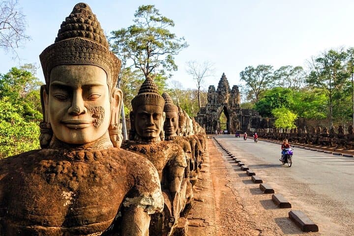 Angkor Wat Sunrise Small-Group Tour from Siem Reap — Temples, Ta Prohm & Bayon photo 6