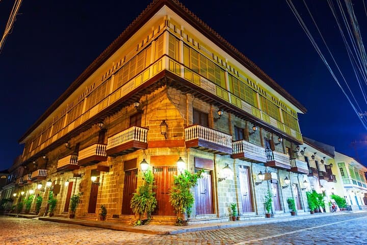 Intramuros & Fort Santiago: Private Half-Day Manila History Tour