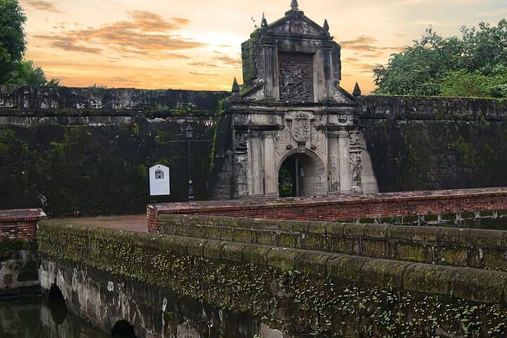 Intramuros & Fort Santiago: Private Half-Day Manila History Tour photo 3