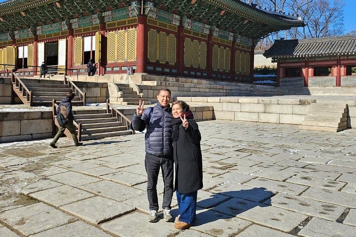 Seoul Small-Group Highlights Tour: Gyeongbokgung, Jogyesa & Insadong in One Day photo 3