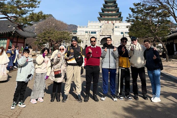 Seoul Small-Group Highlights Tour: Gyeongbokgung, Jogyesa & Insadong in One Day photo 5