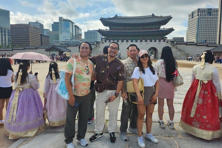 Seoul Small-Group Highlights Tour: Gyeongbokgung, Jogyesa & Insadong in One Day photo 6