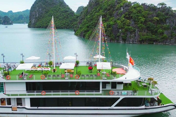 Hanoi to Halong Bay 5‑Star Day Cruise with Buffet, Kayak & Ti Top Island photo 5