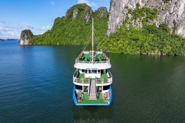 Luxury Halong Bay Cruise from Hanoi with Kayaking & Cave Exploration