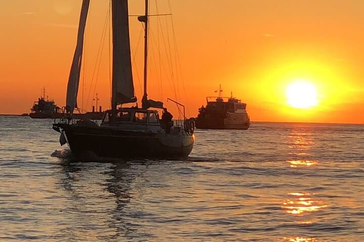 Lisbon 2-Hour Sunset Sailing Cruise with Wine on the Tagus photo 6