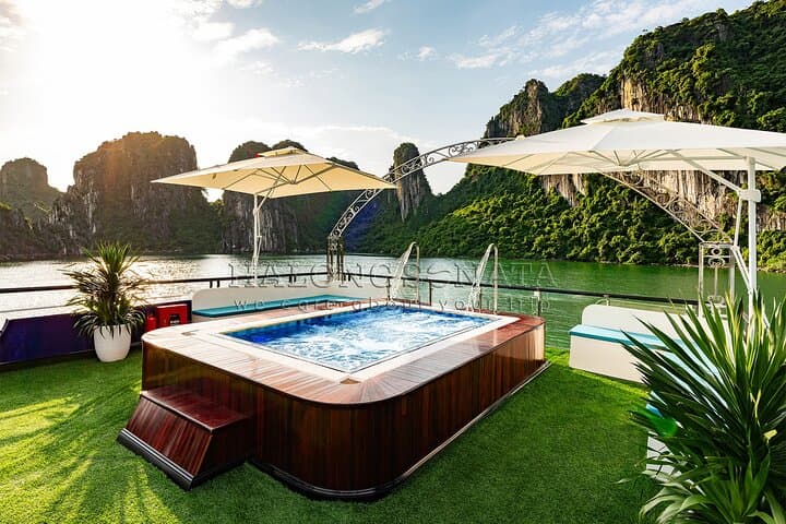 Halong Bay One-Day Cruise from Hanoi: Caves, Kayaking & Limousine Shuttle photo 5