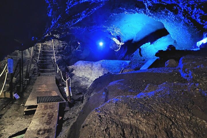 Mt Fuji Lawson & Iconic Lakes Day Trip from Tokyo — Kawaguchiko, Ice Caves & Lake Yamanaka photo 2